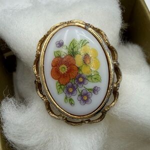 Vintage Avon French Flowers Locket ring 1975